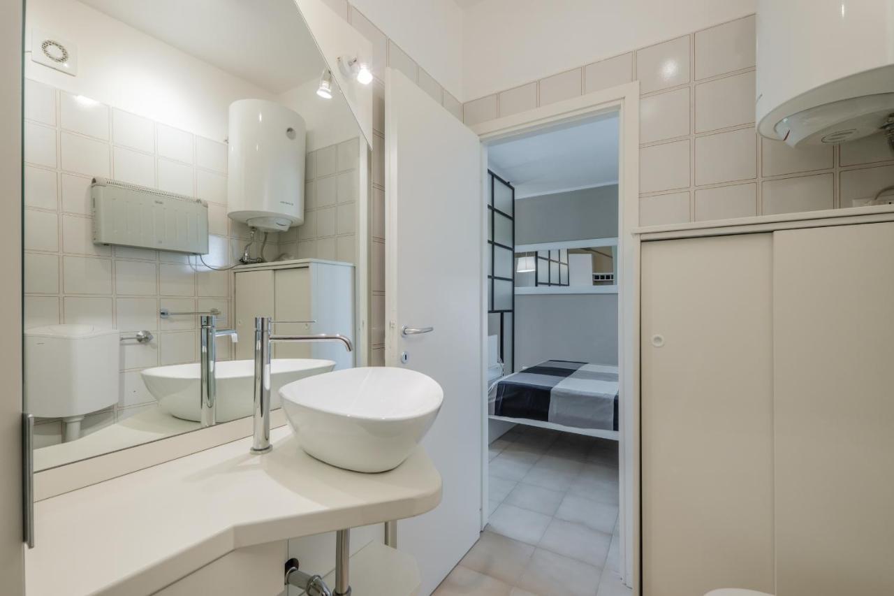 Casa Lugana 9 - Monolocale Con Piscina Fronte Lago Sirmione Exteriör bild