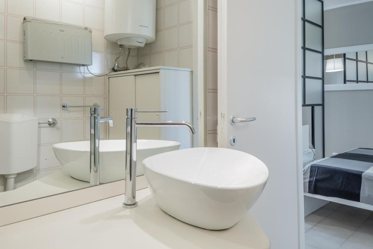 Casa Lugana 9 - Monolocale Con Piscina Fronte Lago Sirmione Exteriör bild