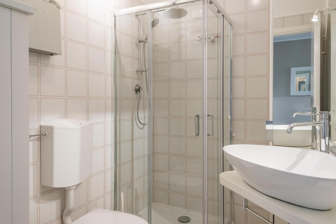 Casa Lugana 9 - Monolocale Con Piscina Fronte Lago Sirmione Exteriör bild