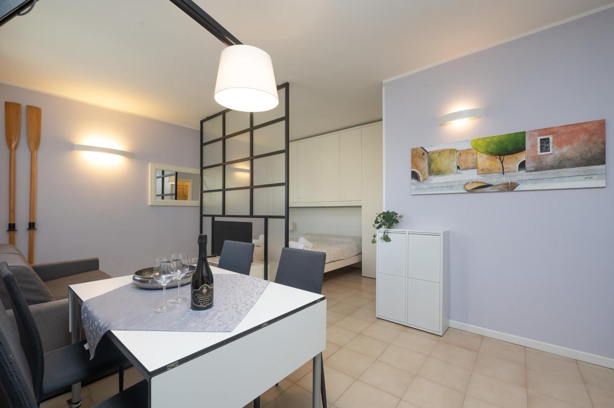 Casa Lugana 9 - Monolocale Con Piscina Fronte Lago Sirmione Exteriör bild
