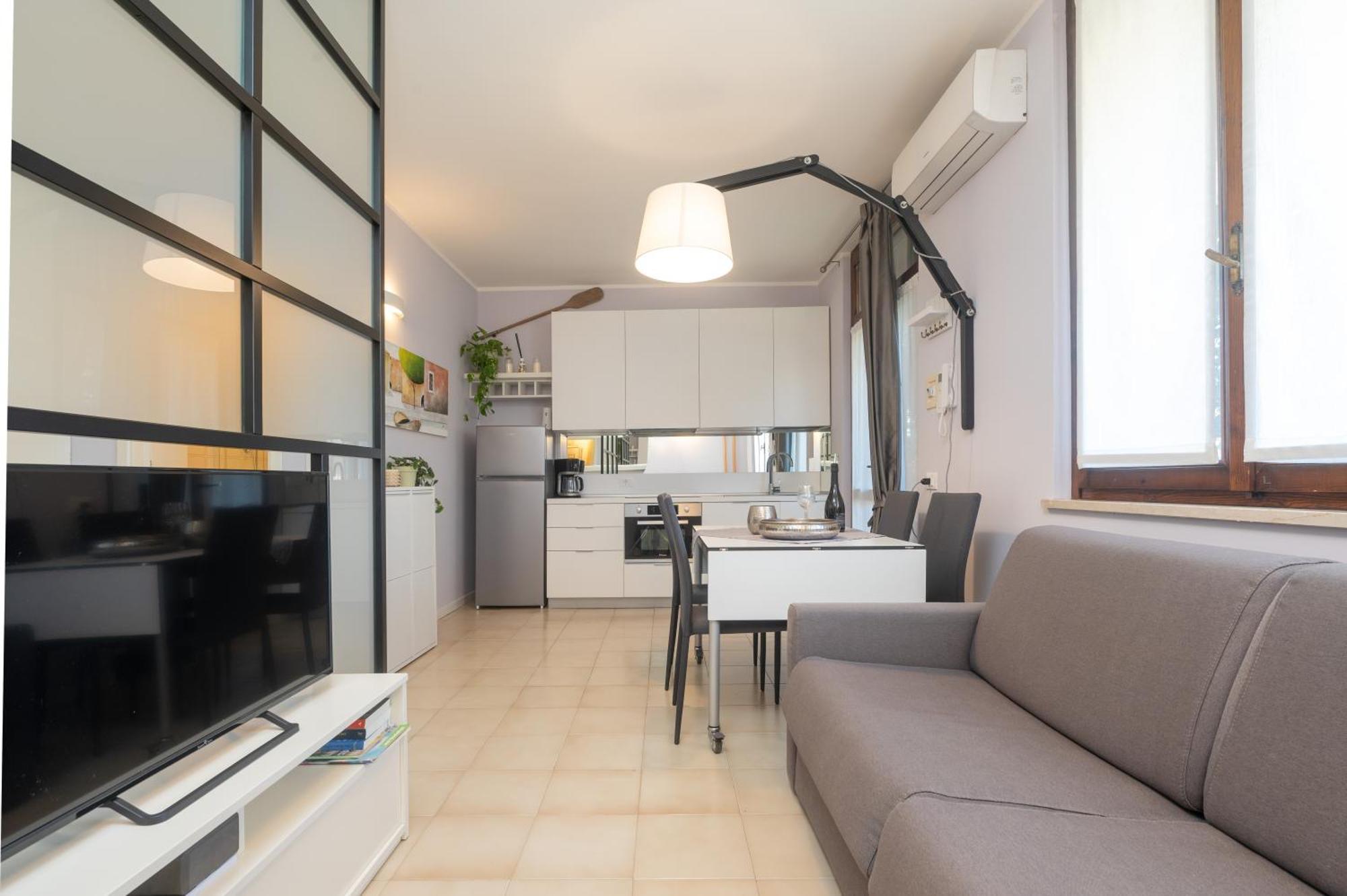 Casa Lugana 9 - Monolocale Con Piscina Fronte Lago Sirmione Exteriör bild